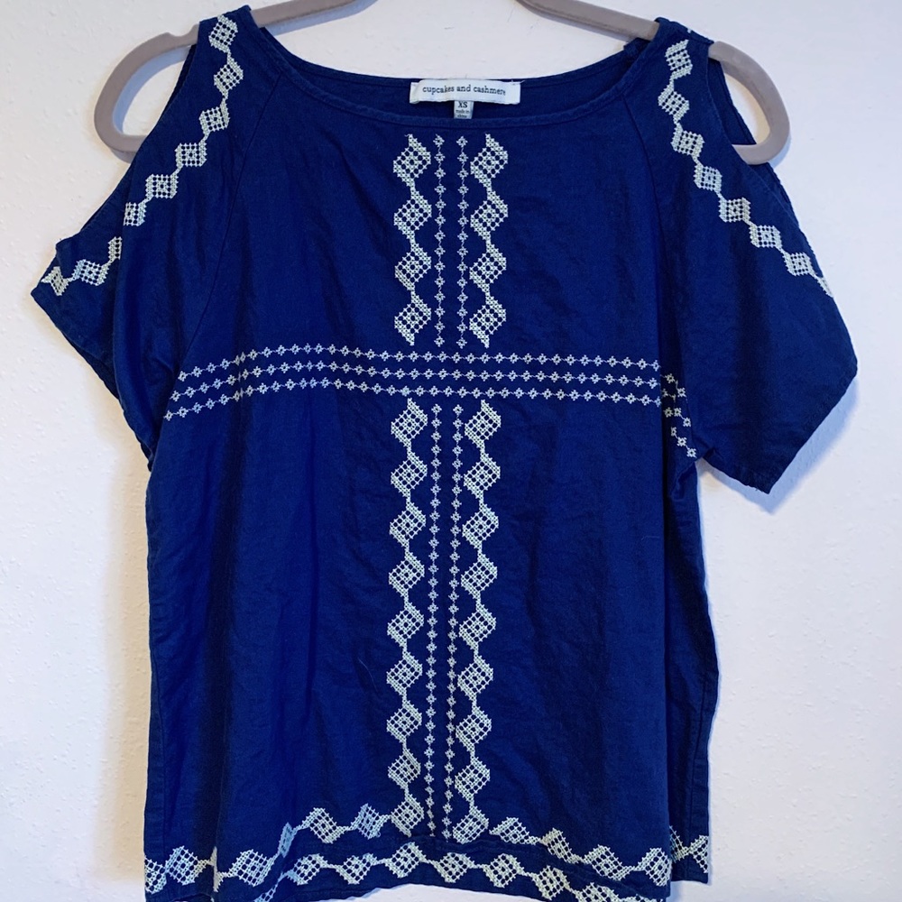 Cupcakes and cashmere open shoulder top